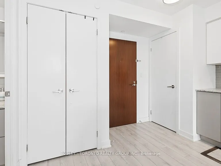 160 Flemington Rd #408 — Photo 4