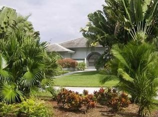 364 Westwood Cir W, West Palm Beach, FL 33411