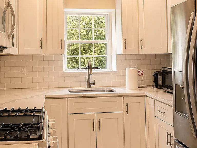 30 Lake Shore Ct #1 — Photo 3