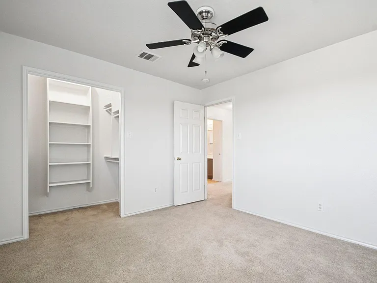 217 Killian Loop — Photo 24
