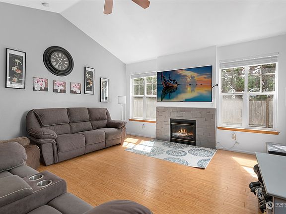 4th image of 1892 SW Rock Rose Drive