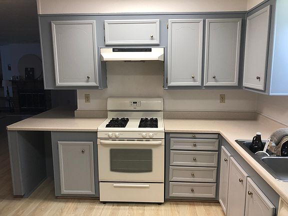 3rd image of 2585 Sunshine Dr