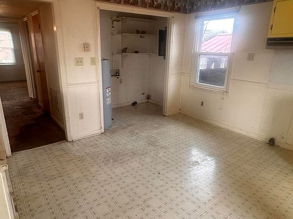 3rd image of 355 Linda Ave