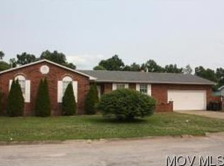 359 Washington Dr, Mineral Wells, WV 26150