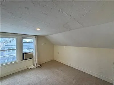 57 Clarendon Ave — Photo 13