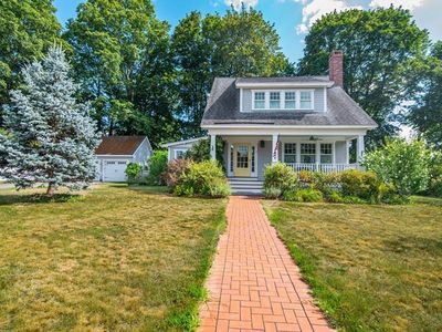 2 Hitching Post Ln, Amesbury, MA, 01913