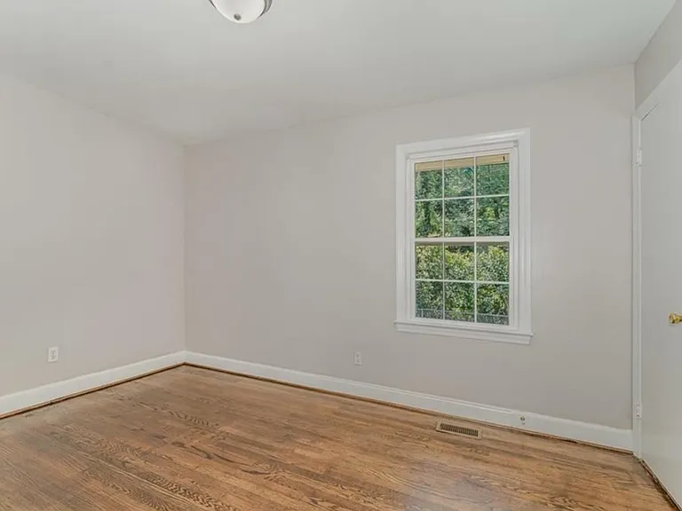 3035 Ridgemeadow Dr — Photo 4