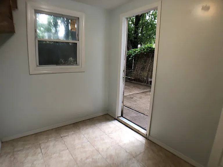 1547 Pacific St #1 — Photo 11