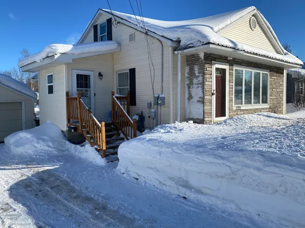 1203 Seymour St, Sault Sainte Marie, MI 49783