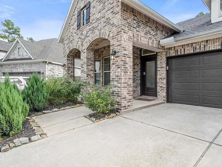 104 Winged Elm Ct — Photo 4