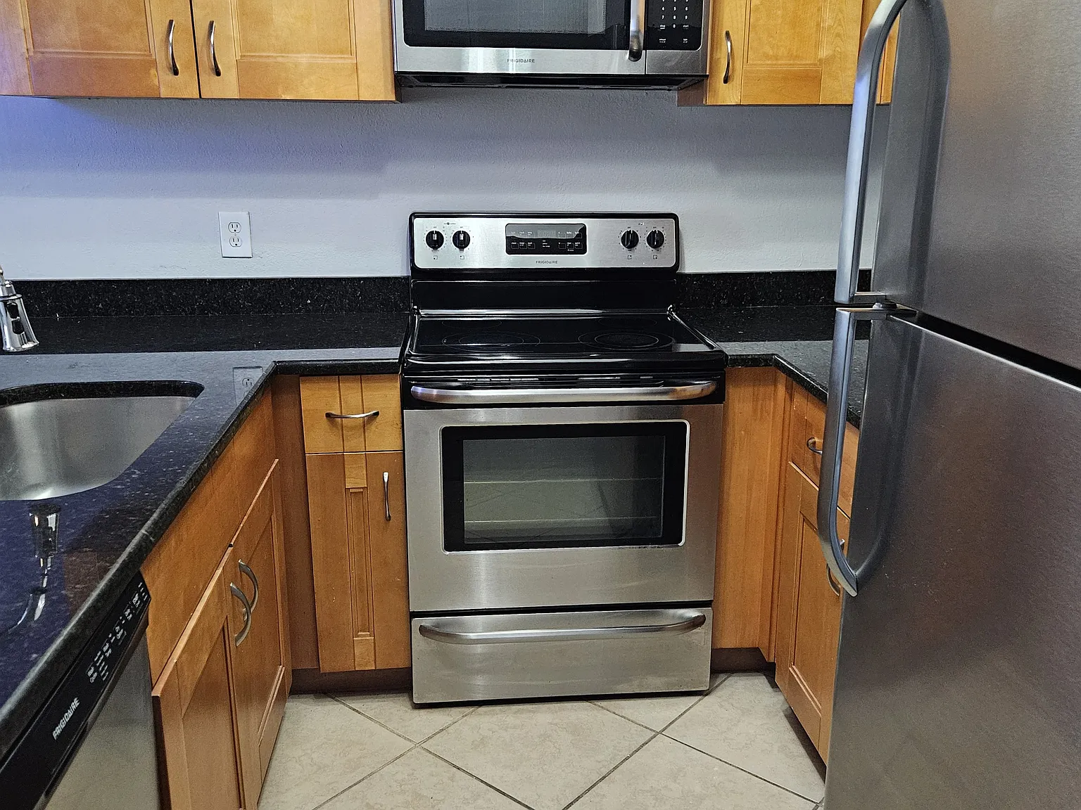 2 bed, 1100 sqft, $2,250 — Photo 3