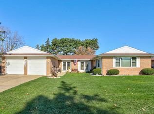 5094 Dustine Dr N, Saginaw, MI 48603