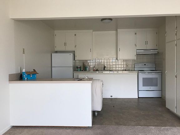 3rd image of 160 1st Ave APT 3