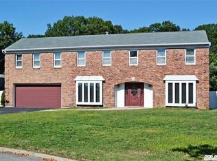 5 Reims Ct, Mount Sinai, NY 11766