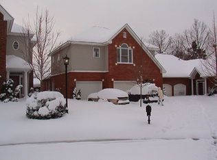 4108 Sharon Commons Ln, Charlotte, NC 28210