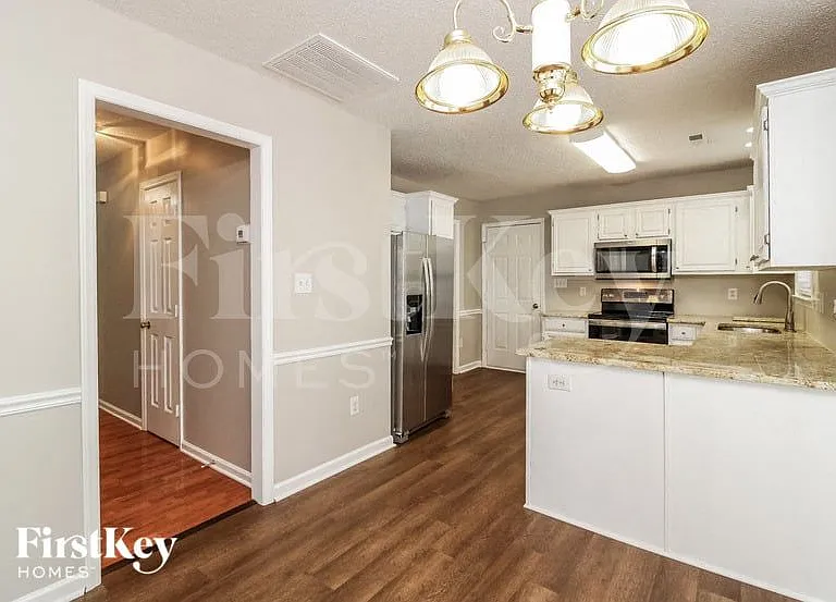 4300 Kirkstone Dr — Photo 6