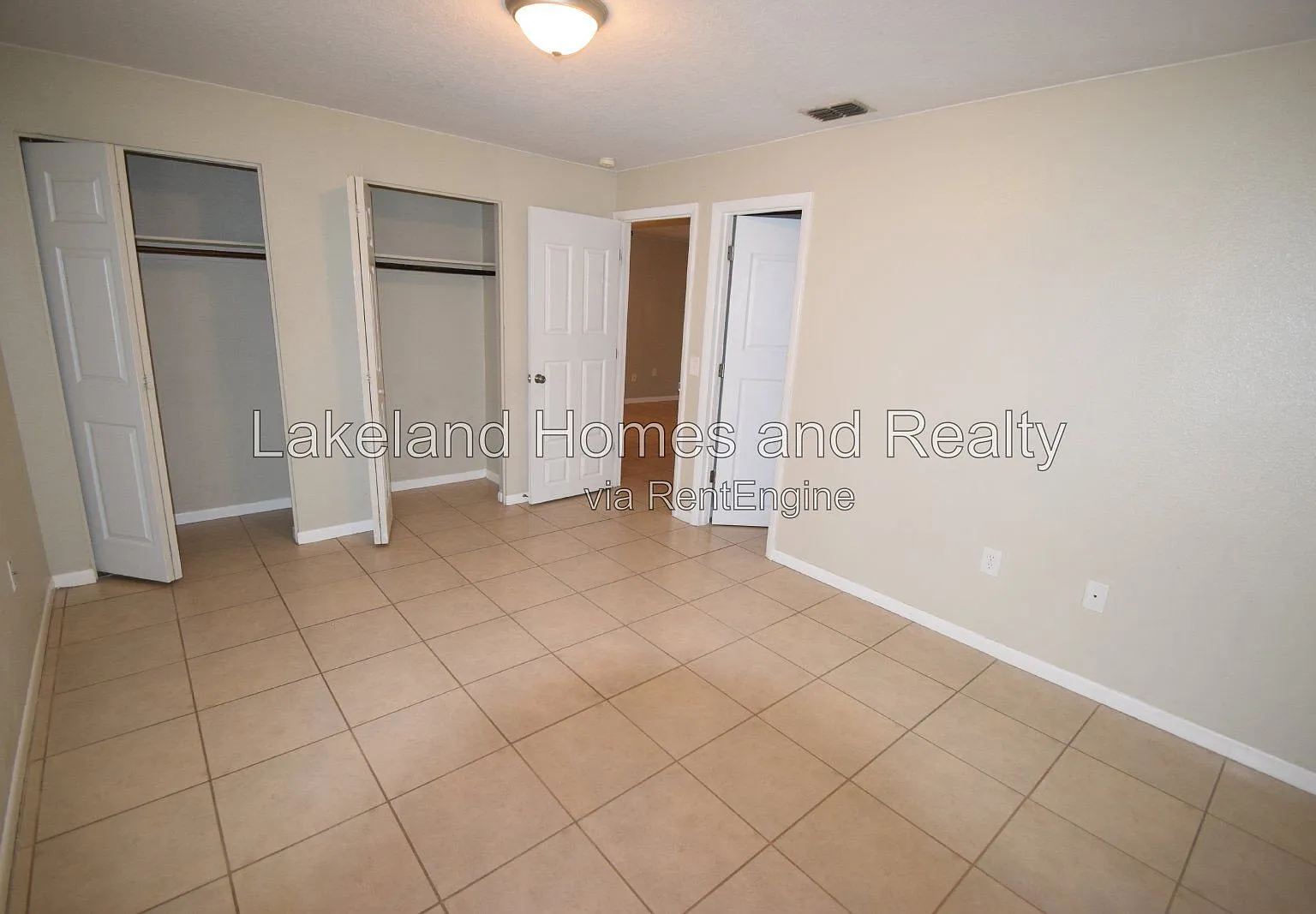 2 bed, 1.5 bath, $1,350 — Photo 2