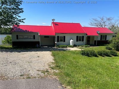 90 River Ln, Ravenswood, WV, 26164