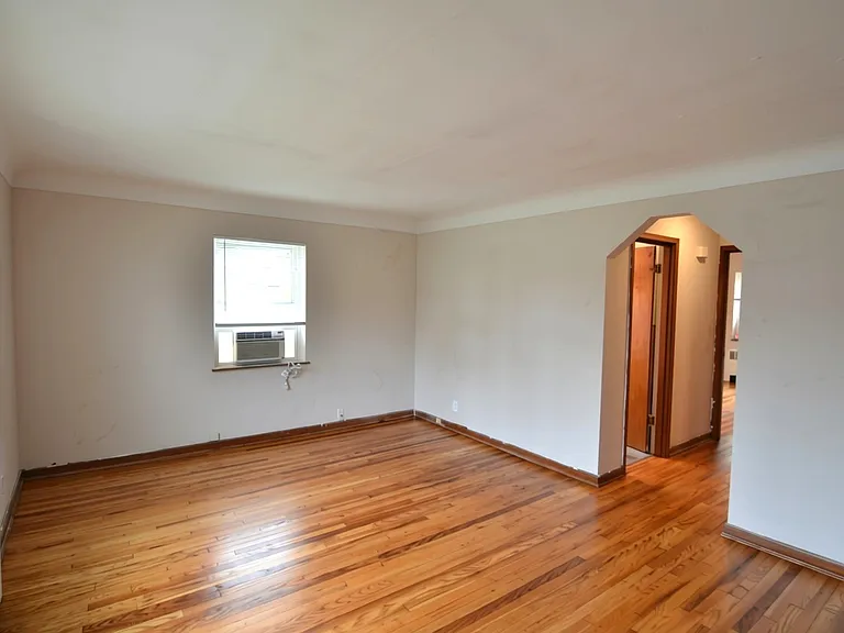 6834 Park Ave — Photo 2