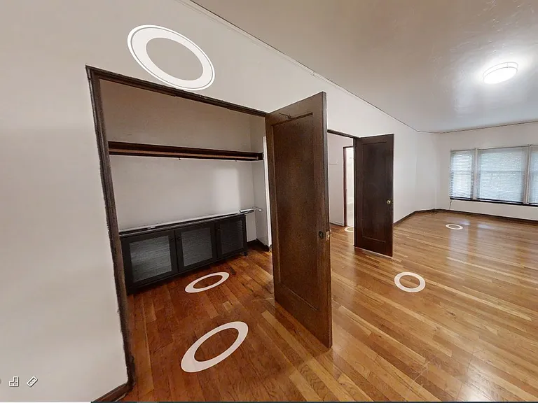 1717 Oxford St — Photo 15