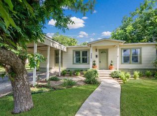 366 W Merriweather St, New Braunfels, TX 78130