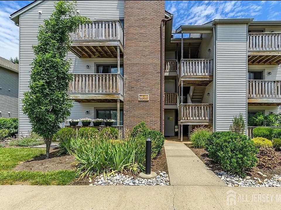 1st image of 1801 Ravens Crest Dr