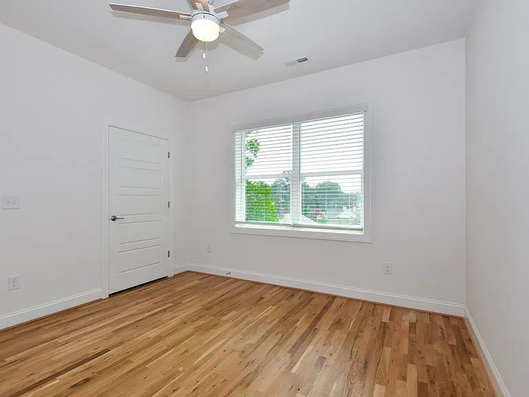 1739 Crest Rd — Photo 20
