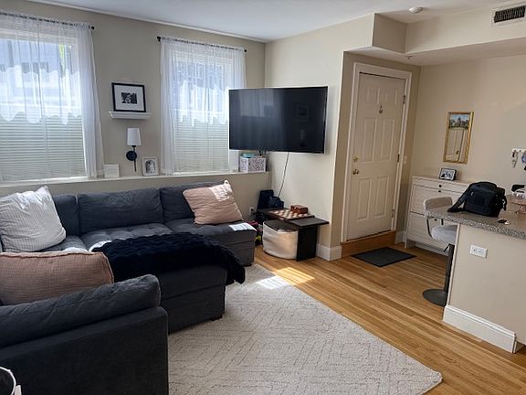 2nd image of 47 Dorchester St