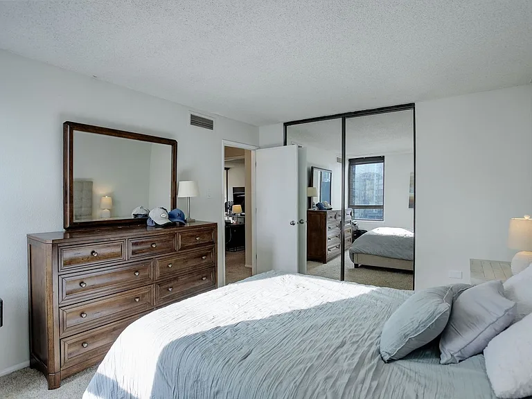 1020 15th St #23L — Photo 22
