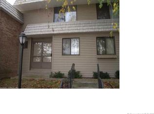 25 Redwood Ct, Cromwell, CT 06416