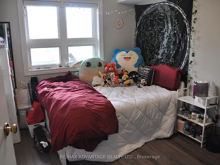 9 Jacksway Cres #211 — Photo 12