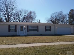 960 Lafayette St, Warsaw, IL 62379