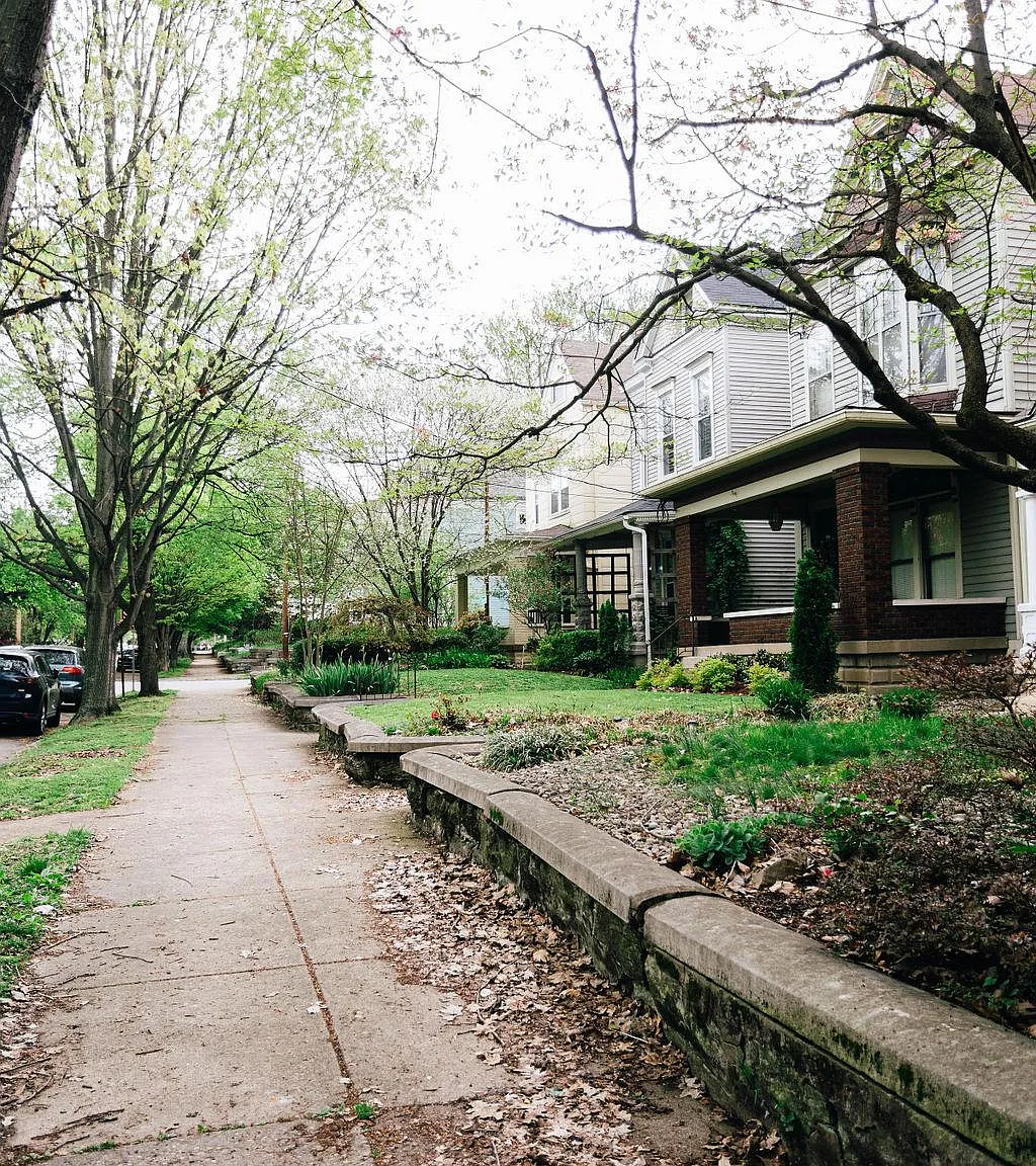 1324 Highland Ave — Photo 4