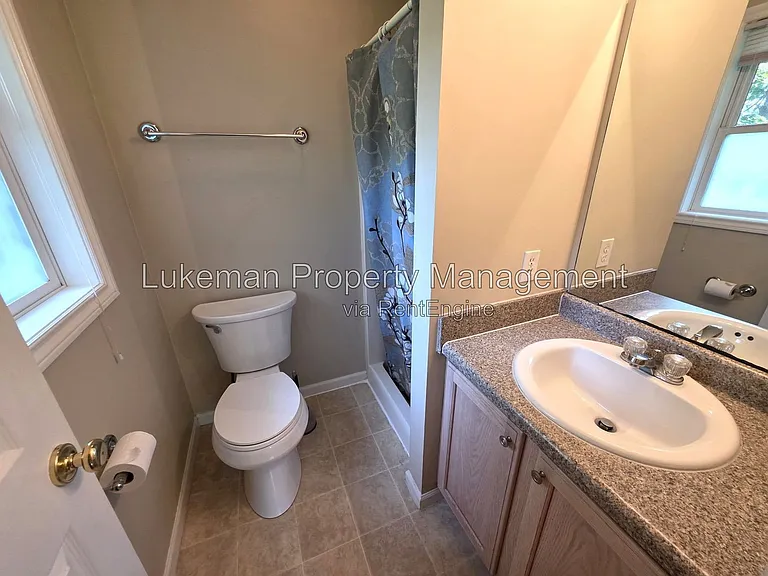 5635 Monticello Ave — Photo 11