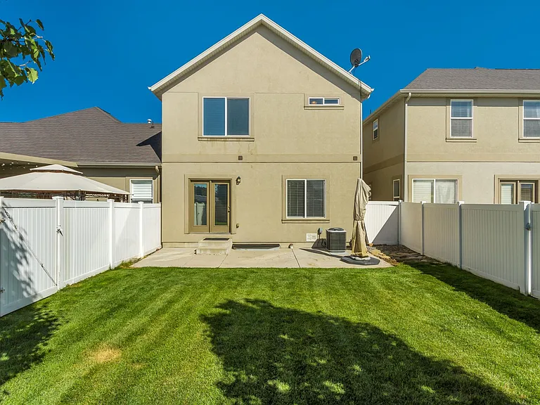 1643 W Wynview Ln — Photo 20