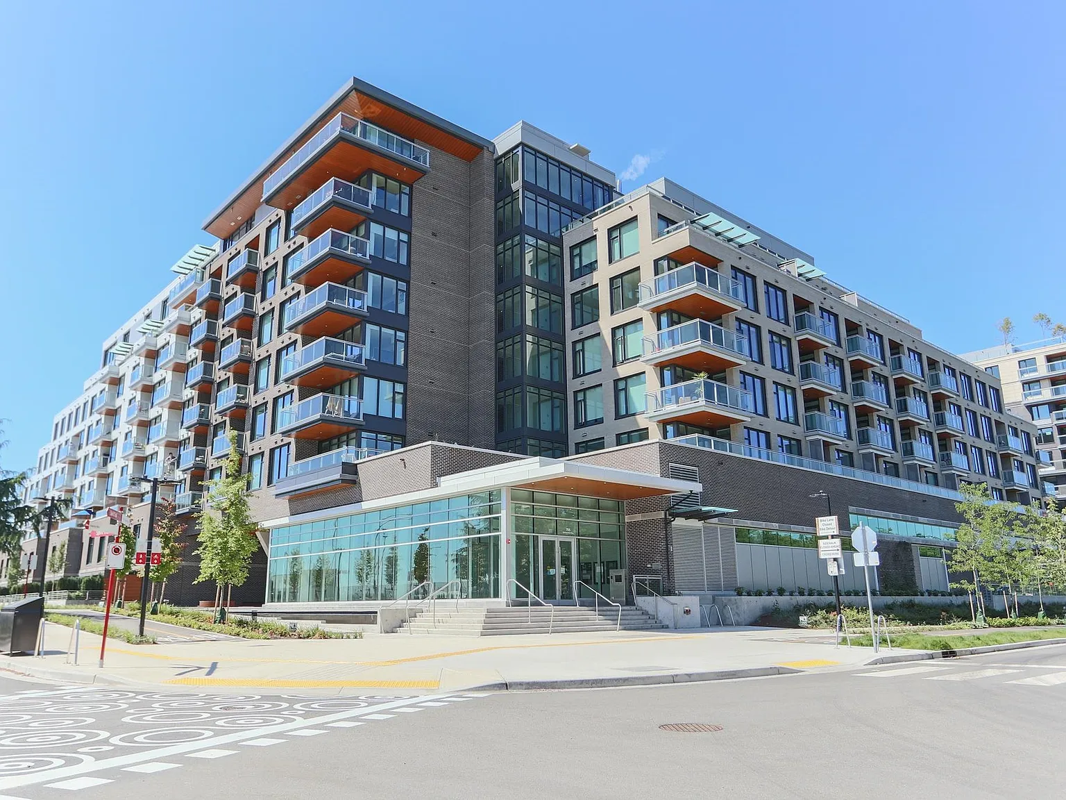 2 bed, 856 sqft, $4,150 — Photo 1