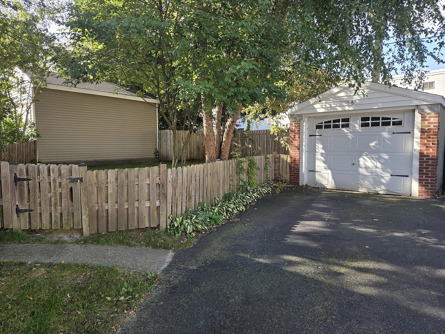 3 bed, 1193 sqft, $1,300 — Photo 2