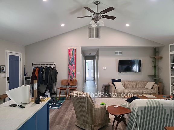 5th image of 158 B St