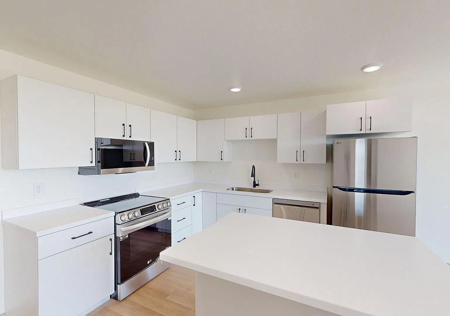 Jefferson Reserve Apartments — Photo 2