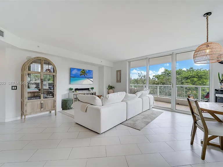 4250 Biscayne Blvd #301 — Photo 1
