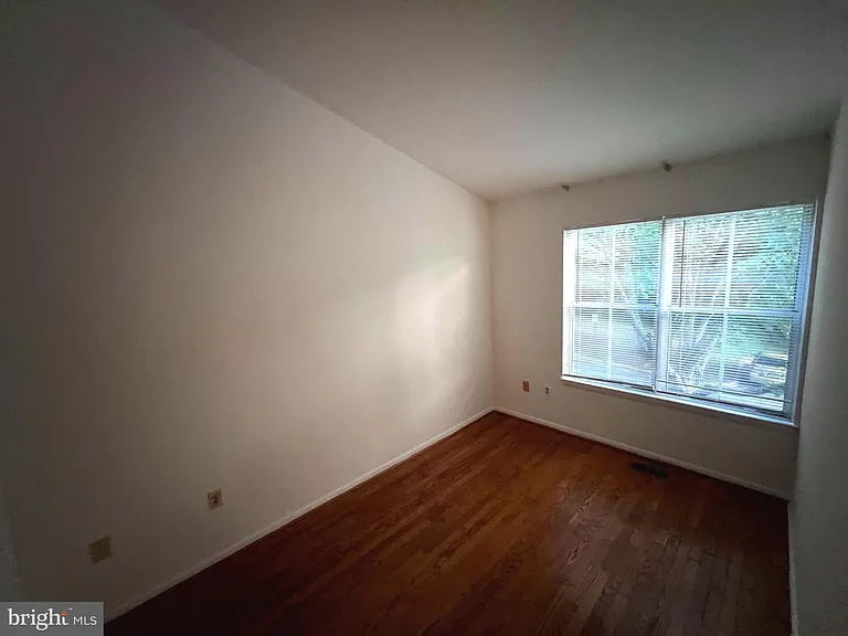13303 Waterside Cir — Photo 33