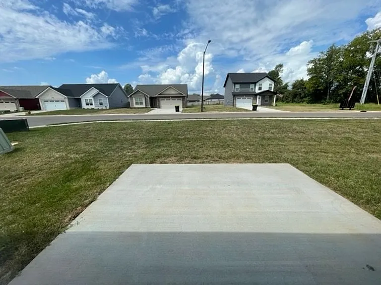 501 Lucky Ln — Photo 2
