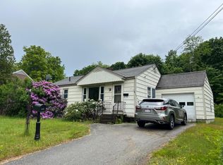 12 Bridge St, Pittsfield, NH 03263