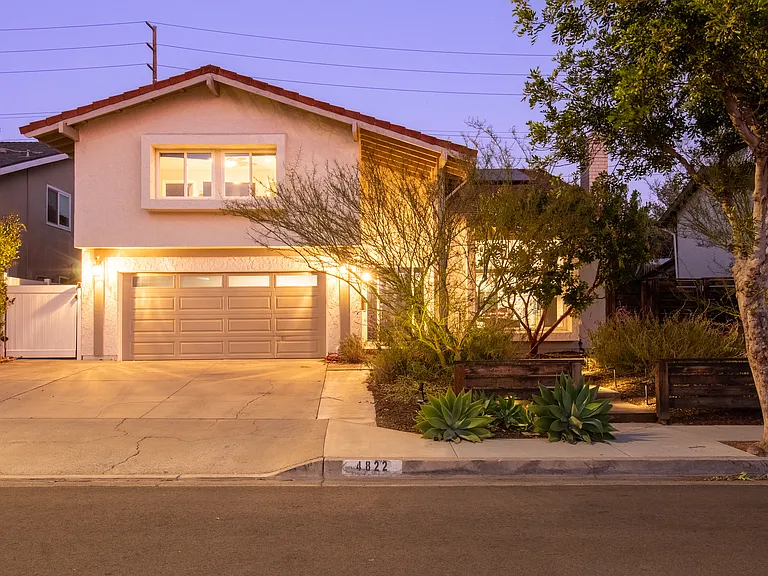 Granada Dr — Photo 1