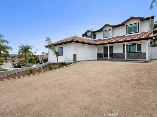 22896 San Joaquin Dr E, Canyon Lake, CA 92587