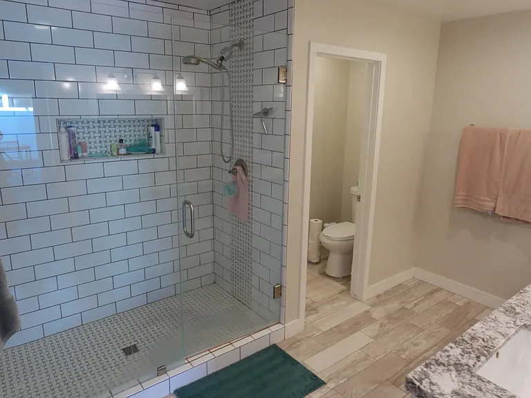 1033 E Indianola Ave — Photo 6