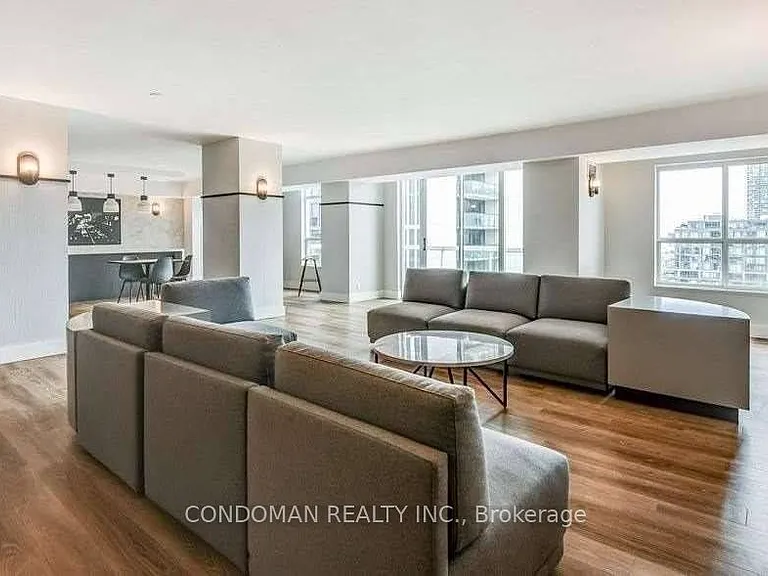 323 Richmond St E #308 — Photo 35