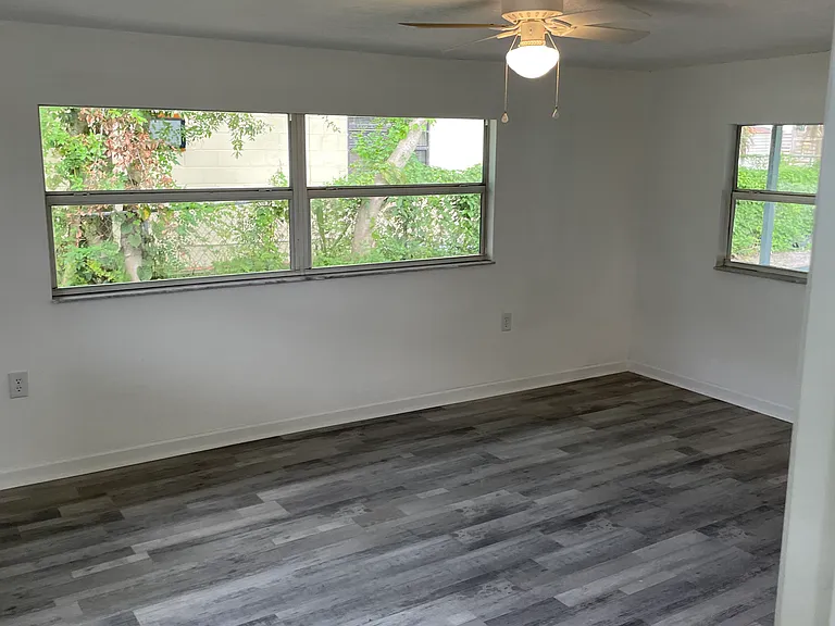2659 Burns Ave — Photo 7