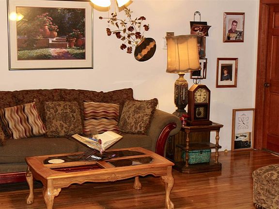 Additional Living Room