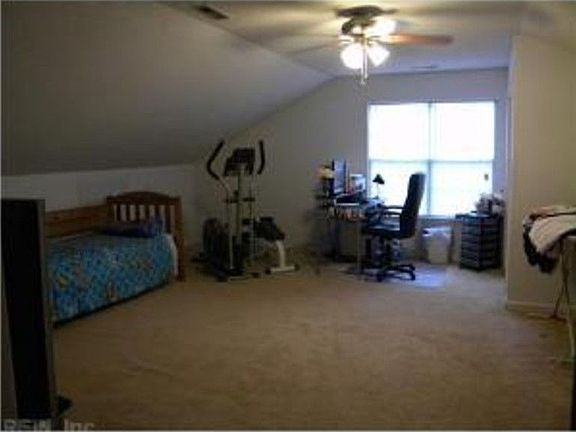 3rd image of 426 Waterwheel Cres